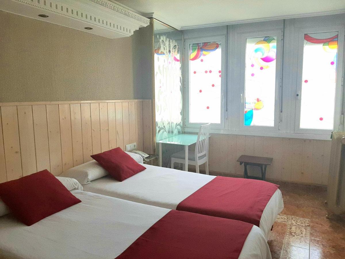 ויטוריה-גאסטייז Hotel Dato מראה חיצוני תמונה